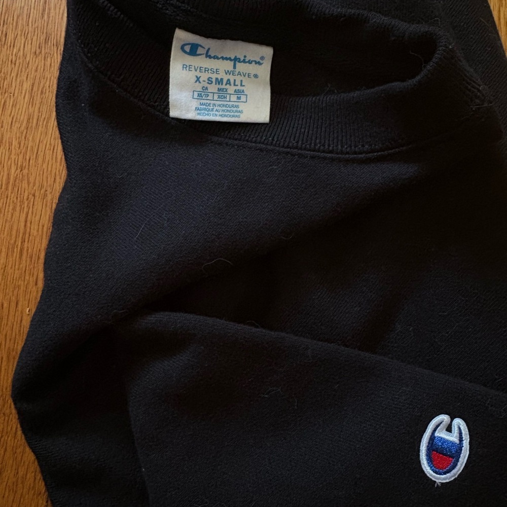 Champion Women's Black Crewneck Sweater